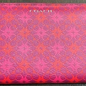 EUC Coach Waverly Signature Accordion Zip Around Wallet